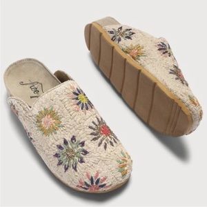 New Free people Damon mule shoes crochet boho floral embroidery